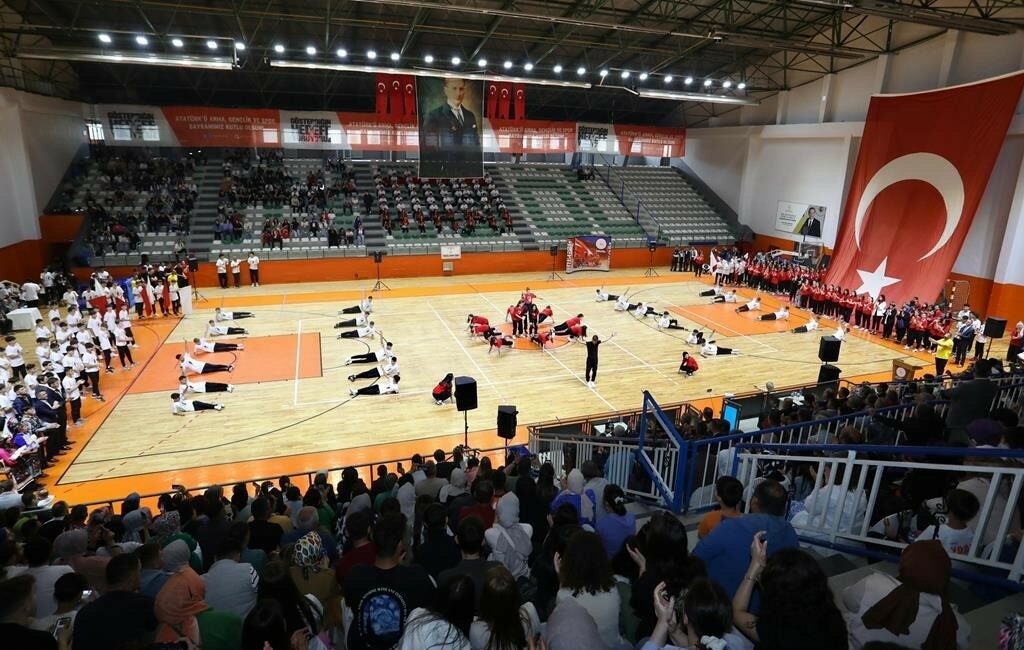 İnegöl’de 19 Mayıs coşkusu sürüyor 19 MAYIS ATATÜRK’Ü ANMA GENÇLİK VE SPOR BAYRAMININ 105'İNCİ YIL