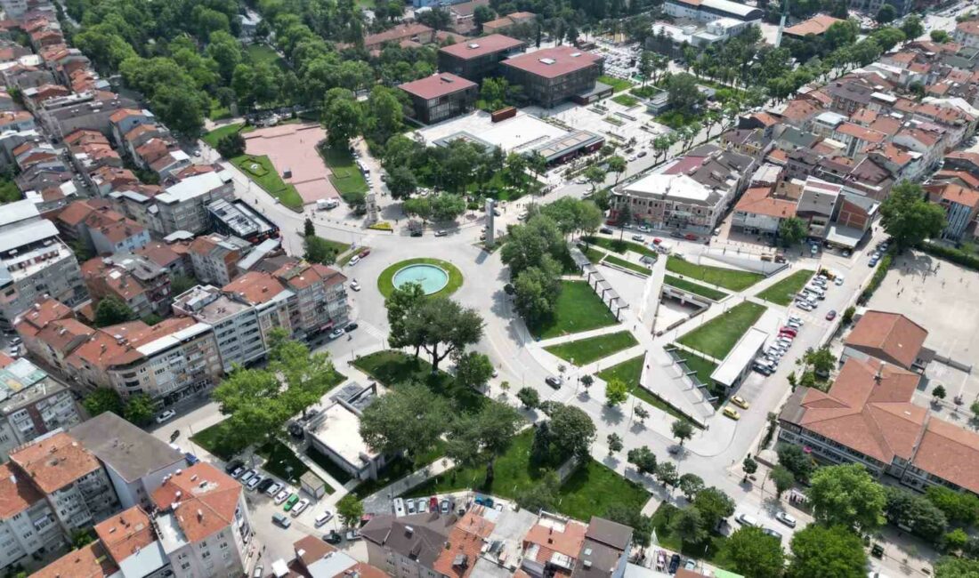 İnegöl’e yaşayan merkez İNEGÖL BELEDİYESİ’NİN ŞEHRİN MERKEZİNDE GERÇEKLEŞTİRDİĞİ KENT MEYDANI VE YENİ YAŞAM