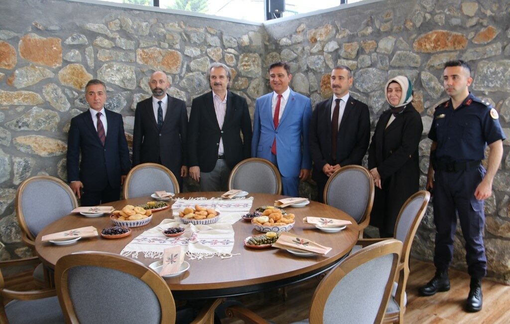 İznik’te Türk Mutfağı Haftası etkinliği yapıldı ASIRLIK TARİFLERLE TÜRK MUTFAĞI HAFTASI İZBEL CAFE&RESTORAN’DA GERÇEKLEŞTİ.