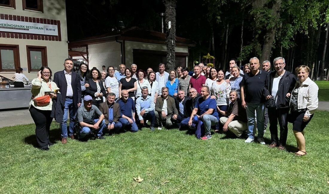 BURSA'DA 41 YIL ÖNCE ÜNİVERSİTE YAŞAMLARINA ADIM ATAN GENÇLER, YILLAR