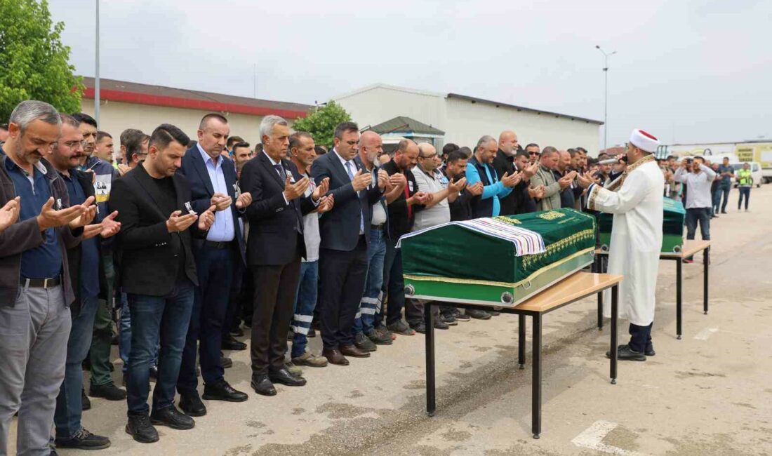 Mesai arkadaşları tarafından son yolculuklarına uğurlandılar BURSA’DA TRAFİK KAZASINDA HAYATINI KAYBEDEN 2 BÜYÜKŞEHİR BELEDİYE ÇALIŞANI İÇİN,