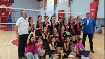 MİDİ KIZLAR GELİŞİM LİGİ ŞAMPİYONU HÜRRİYETSPOR