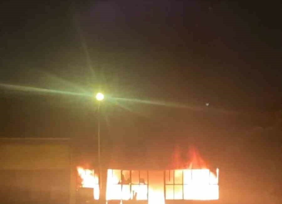 Mobilya imalathanesi alev alev yandı BURSA’NIN İNEGÖL İLÇESİ MAHMUDİYE MAHALLESİNDE FAALİYET GÖSTEREN MOBİLYA İMALATHANESİNDE YANGIN