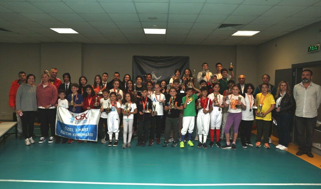 NİLÜFER ULUSLARARASI SPOR ŞENLİKLERİ’NDE ESKRİM, SQUASH, FUTBOL, BADMİNTON İLE PLAJ