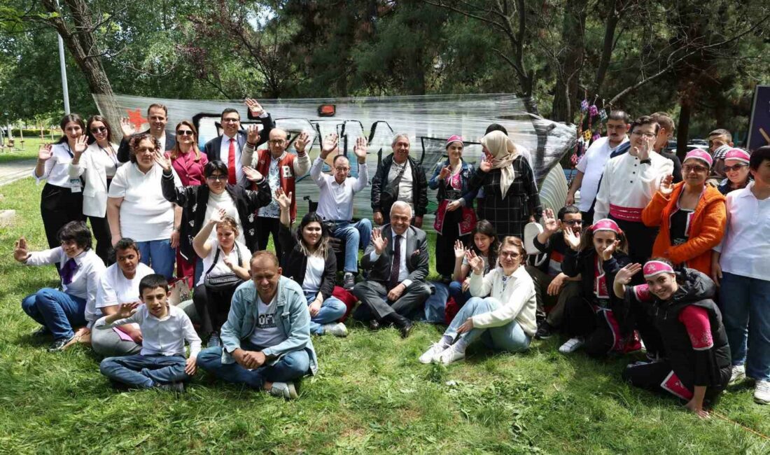 Nilüfer’de “Bizim ev” buluşması NİLÜFER BELEDİYESİ BİZİM EV ENGELLİLER SOSYAL YAŞAM DESTEK MERKEZİ KATILIMCILARI,