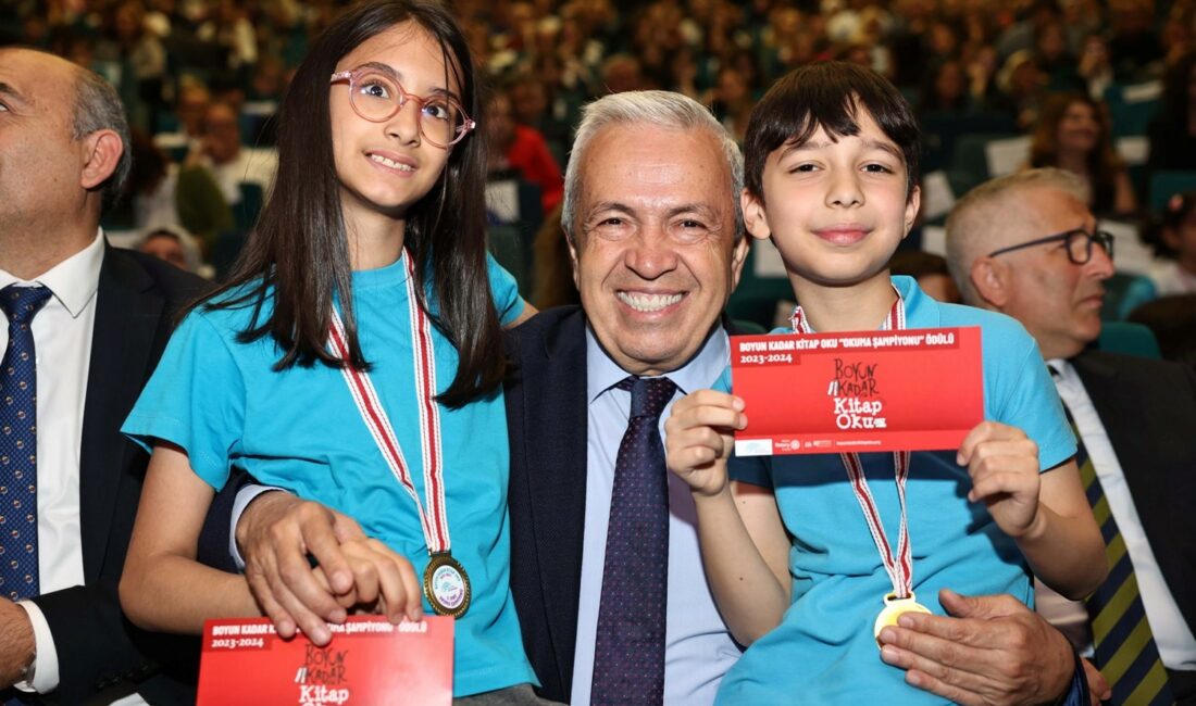 Okuma şampiyonları ödüllerini aldı NİLÜFER BELEDİYESİ’NİN BU YIL 13’ÜNCÜSÜNÜ GERÇEKLEŞTİRDİĞİ “BOYUN KADAR KİTAP OKU”