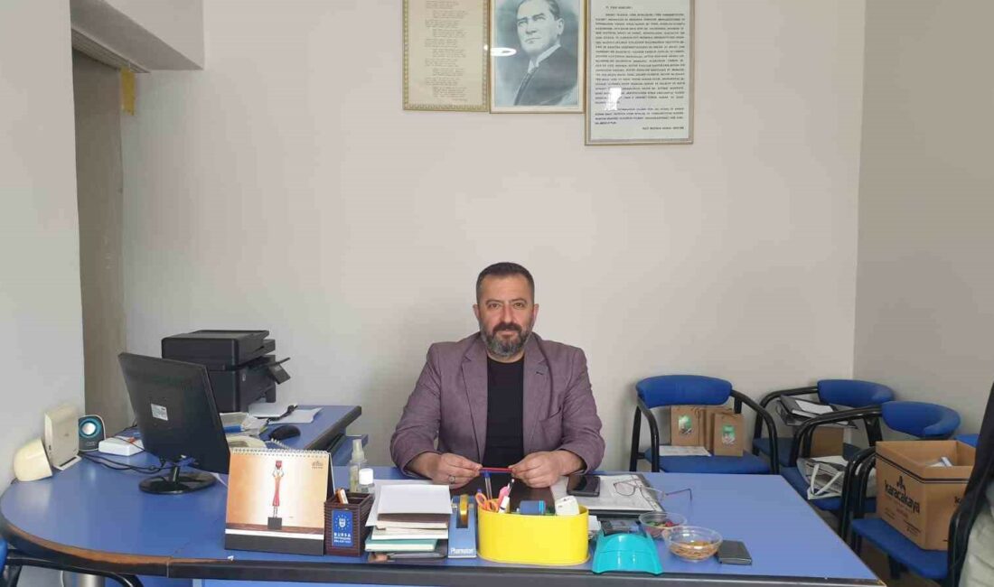 Orhaneli Muhtarlar Derneği’nde görev değişimi ORHANELİ MUHTARLAR DERNEĞİ BAŞKANLIK SEÇİMİNDE YENİ BAŞKAN SERKAN CAN OLDU.