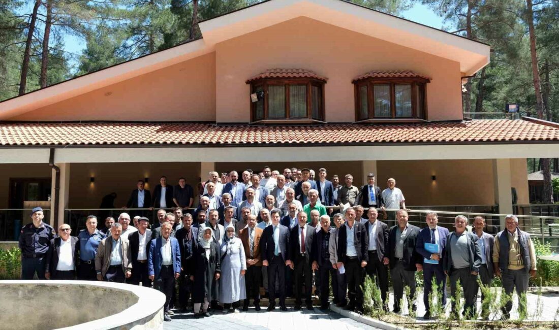 Orhaneli’nin muhtarları tanıştı ORHANELİ’DE YENİ SEÇİLEN MAHALLE MUHTARLARI İLE GÖREVİNE DEVAM EDEN MESLEKTAŞLARI