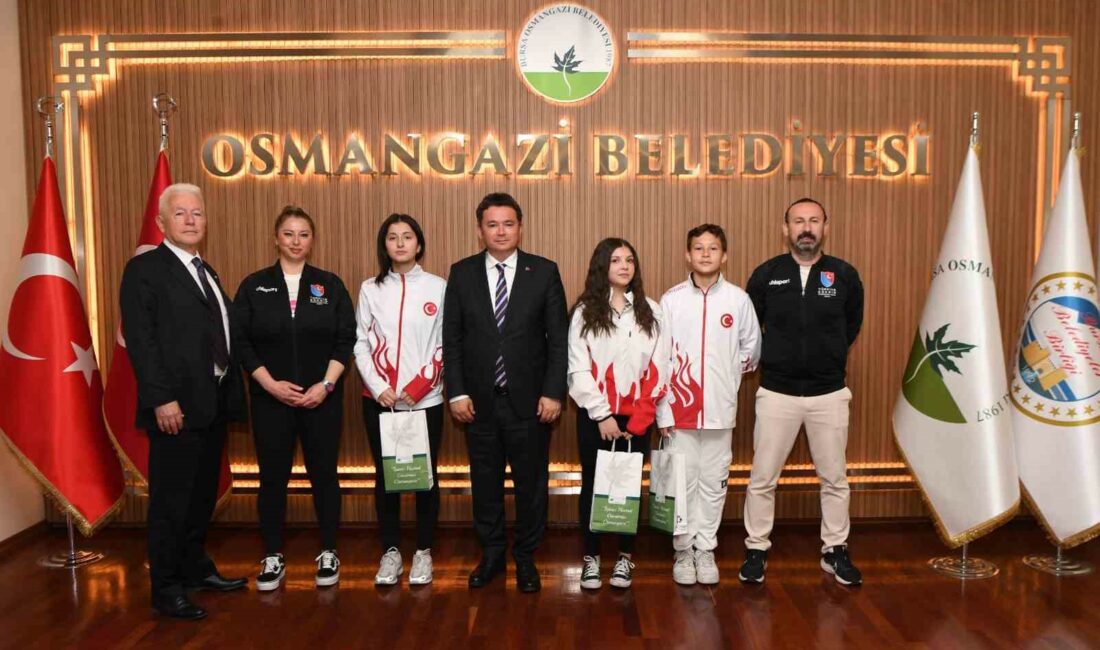ABFA SPOR KULÜBÜ ESKRİM SPORCULARI OSMANGAZİ BELEDİYE BAŞKANI ERKAN AYDIN’I