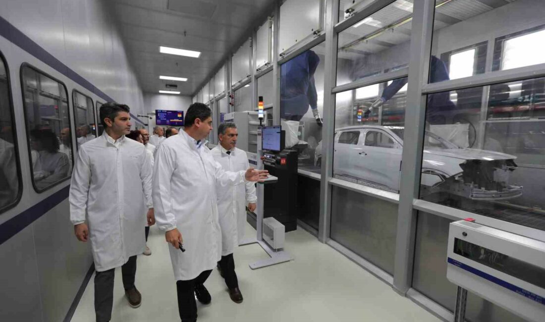 Şükrü Deviren: “Gemlik’in iki markası var; zeytin ve Togg” GEMLİK BELEDİYE BAŞKANI ŞÜKRÜ DEVİREN, GEMLİK BELEDİYE BAŞKAN YARDIMCILARI ARZU