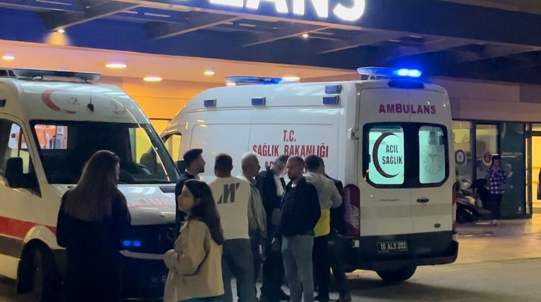 Bursa’da bir taksici, müşterisi tarafından 20 yerinden bıçaklanıp gasbedildi Bursa’nın Mudanya ilçesinde bir taksici, müşterisi tarafından 20 yerinden bıçaklanıp