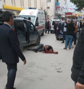 Bursa’da 2 kayınbiraderini tabancayla öldürdü Bursa’nın Mustafakemalpaşa ilçesinde, bir kişi eşini almaya gelen 2 kayın