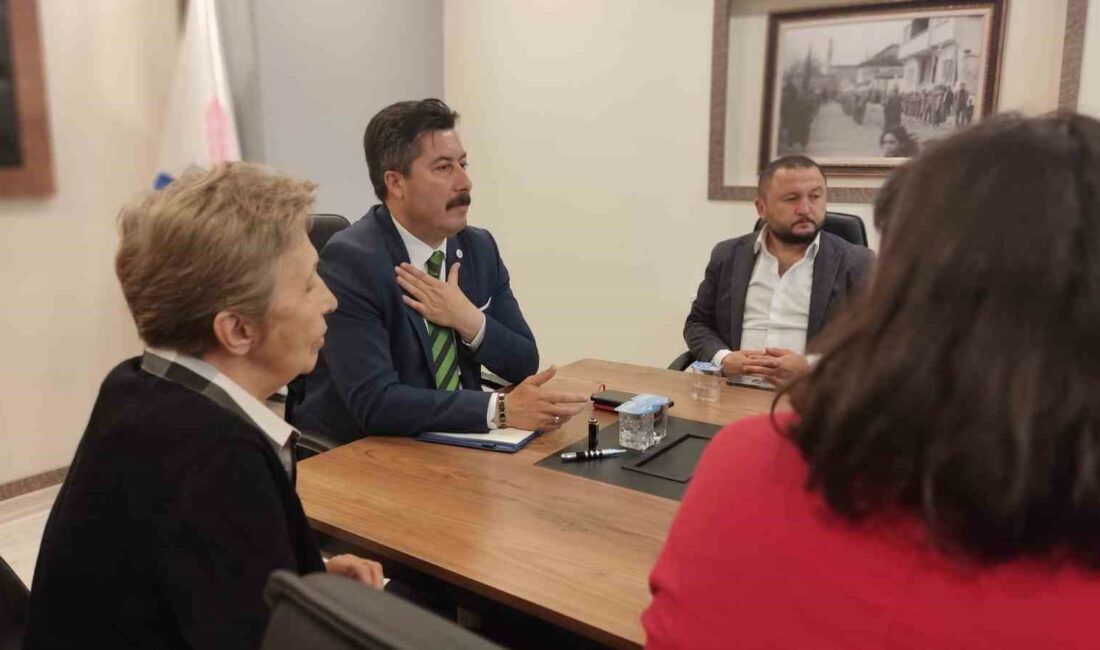 Yenişehir’de can dostlar için ortak akıl devrede YENİŞEHİR BELEDİYESİ, İLÇEDEKİ CAN DOSTLARI İÇİN HAREKETE GEÇTİ. YENİŞEHİR DOĞAL