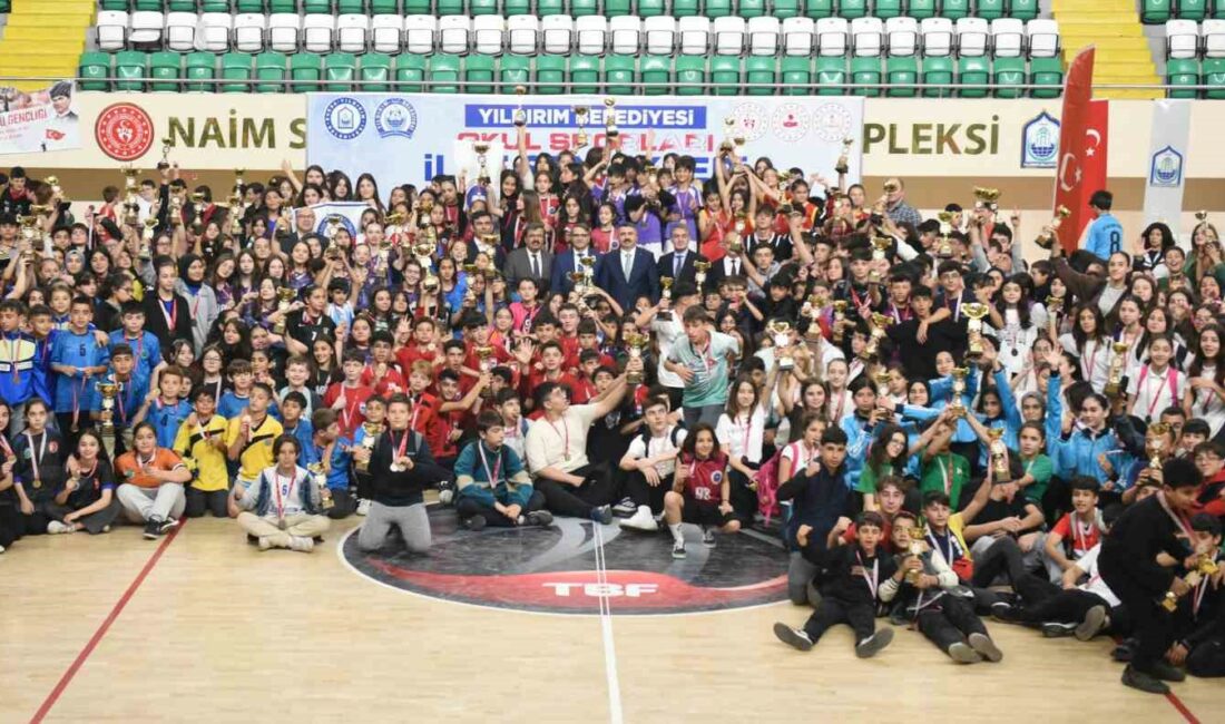 YILDIRIM BELEDİYESİ, OKUL SPORLARI İLÇE ŞENLİKLERİ ORTAOKUL KADEMESİNDE İLÇEDEKİ 46