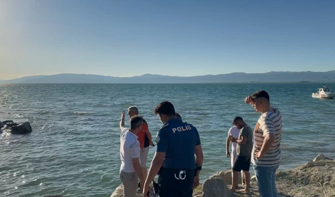 13 yaşındaki çocuk sulama kanalında kayboldu, arama çalışmaları başlatıldı 13 YAŞINDAKİ ÇOCUK KANALDA YÜZERKEN KAYBOLDU, ARAMA ÇALIŞMALARI BAŞLATILDI