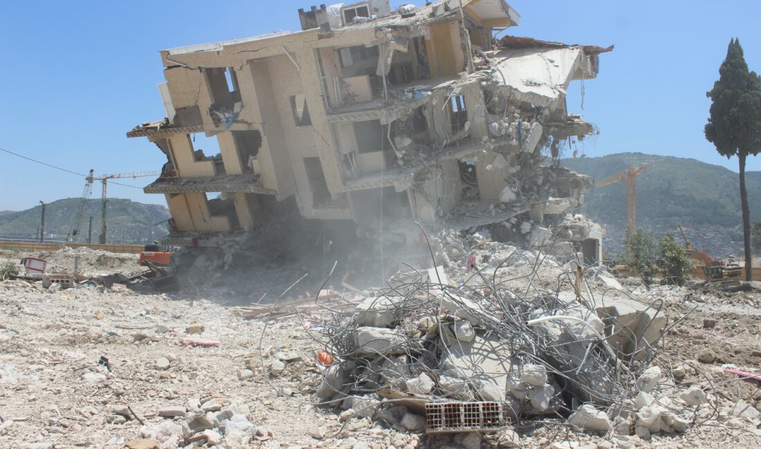 BURSA'DA YAPILACAK OLAN BÜYÜK DEPREM TATBİKATI ÖNCESİ, VATANDAŞLAR CEP TELEFONLARI