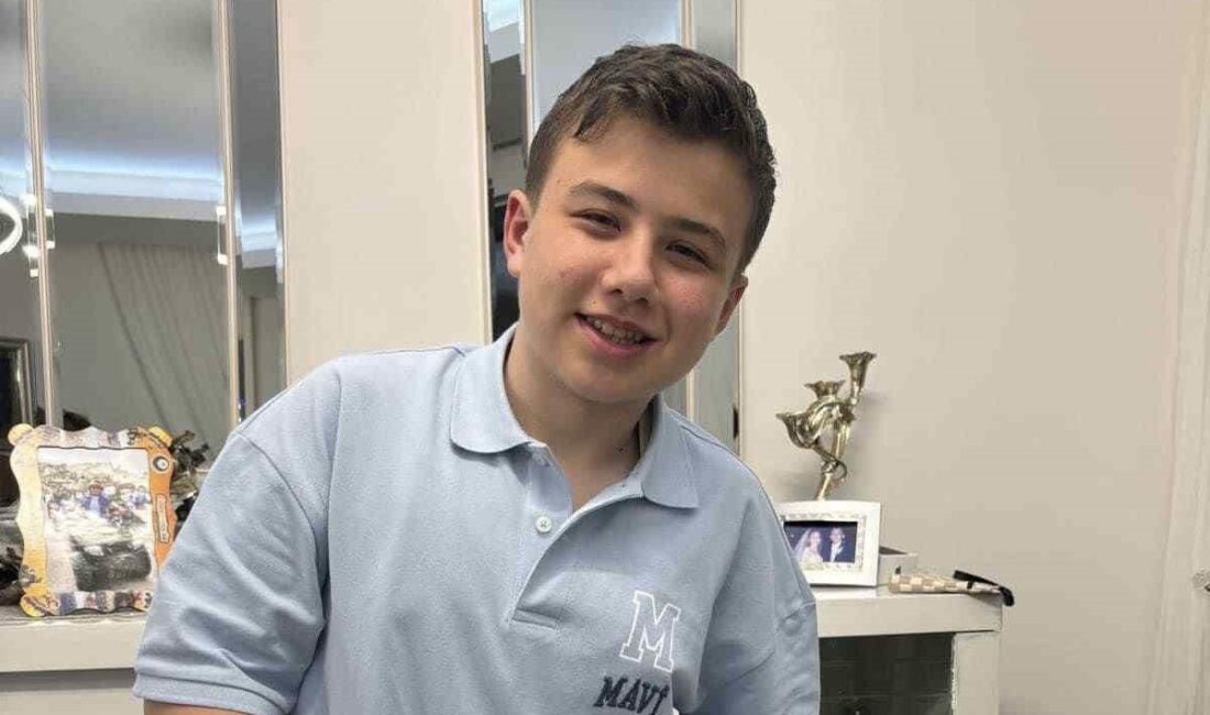 Bursa’da kalp krizi geçiren 14 yaşındaki Egehan öldü Bursa’nın İznik ilçesinde, kalp krizi geçiren 14 yaşındaki Egehan öldü.