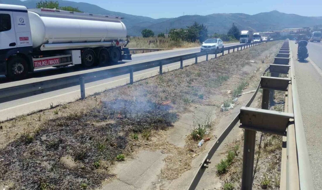 BURSA-YALOVA KARAYOLU ÜZERİNDE ORTA REFÜJDE YANGIN ÇIKTI. SİGARA İZMARİTİNDEN ÇIKTIĞI
