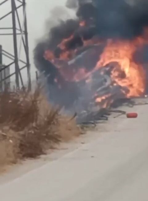 BURSA'DA KULLANDIĞI KAMYONETE GİREN ARI YÜZÜNDEN DİREKSİYON HAKİMİYETİNİ KAYBEDEN SÜRÜCÜ,