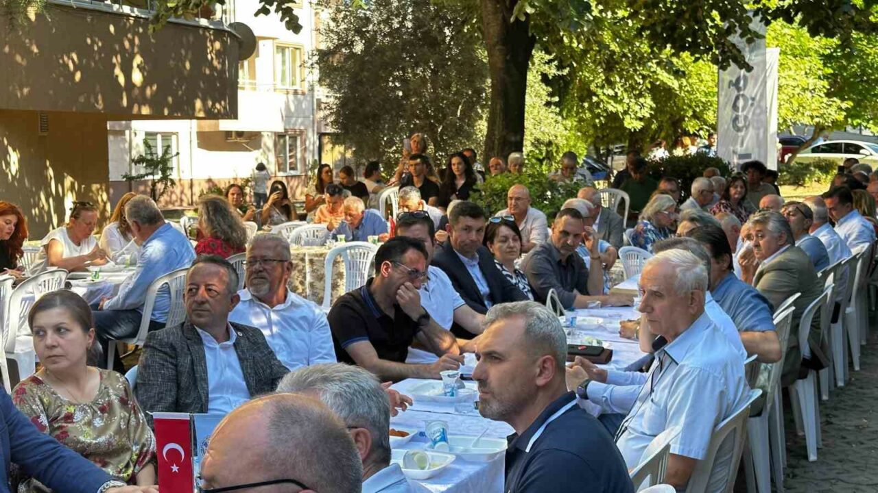 BURSA'DA RAMAZAN BAYRAMI'NIN 2'İNCİ GÜNÜNDE BALKAN GÖÇMENLERİ KÜLTÜR VE DAYANIŞMA