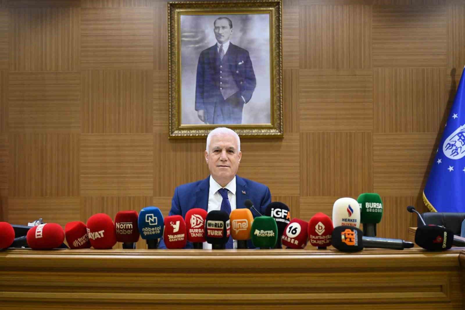 BURSA BÜYÜKŞEHİR BELEDİYE BAŞKANI MUSTAFA BOZBEY, BESAŞ EKMEĞİNE YAPILAN DÜZENLEMEYLE