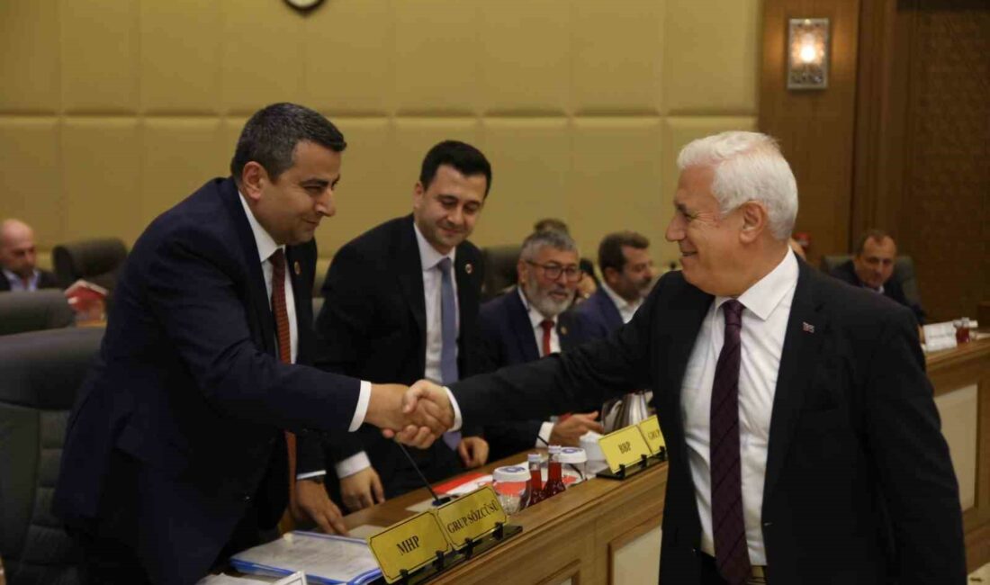 Bozbey’den Bursaspor taraftarına “tahta” müjdesi BAŞKAN BOZBEY’DEN BURSASPOR TARAFTARINA ‘TAHTA AÇILACAK’ MÜJDESİ