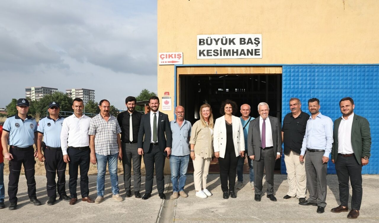 NİLÜFER BELEDİYE BAŞKANI ŞADİ ÖZDEMİR, KURBAN BAYRAMI ÖNCESİ ALAADDİNBEY KURBAN