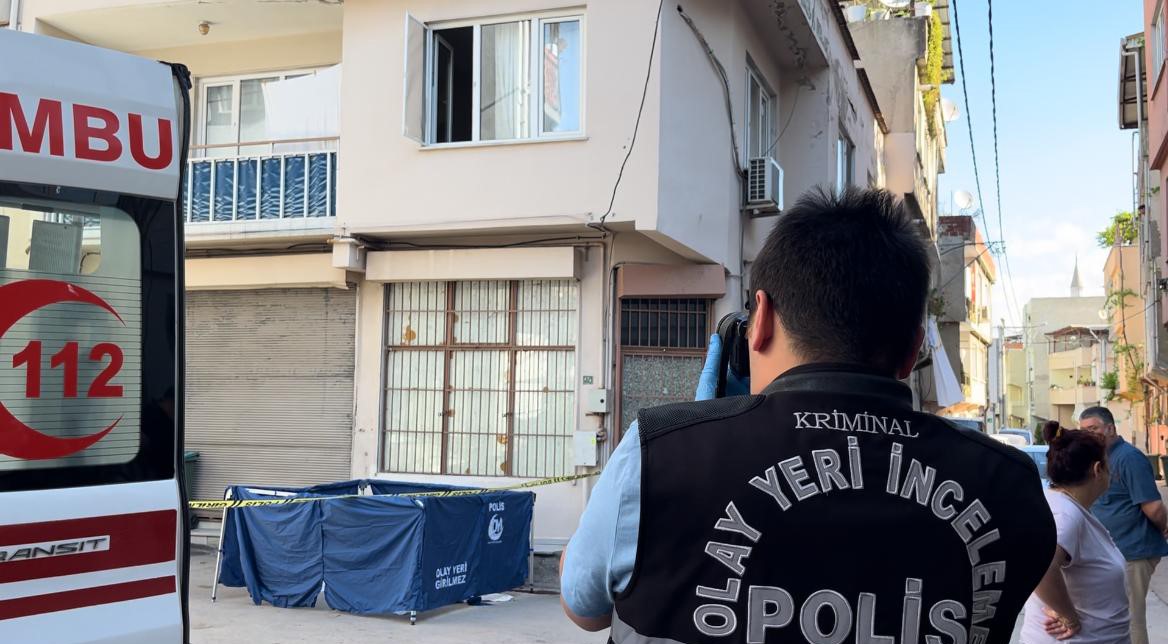 BURSA’DA BAYRAM TEMİZLİĞİ YAPARKEN CAMDAN DÜŞEN 2 ÇOCUK ANNESİ KADIN