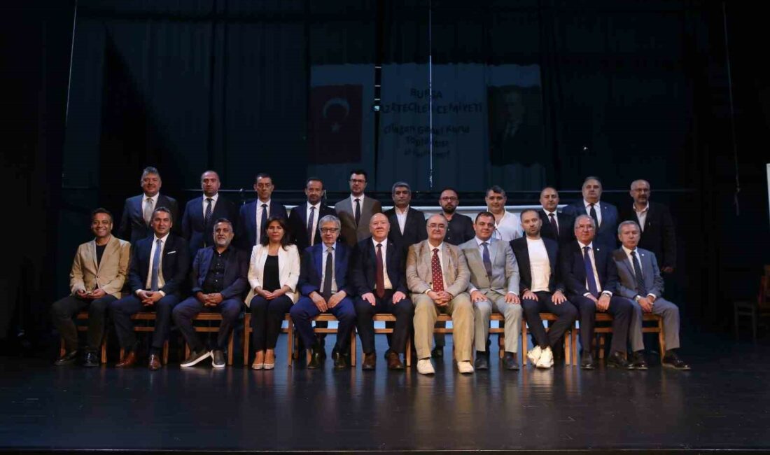 BURSA GAZETECİLER CEMİYETİ BAŞKANI NURİ KOLAYLI, KONGREYE KATILAN DELEGELERİN TÜM