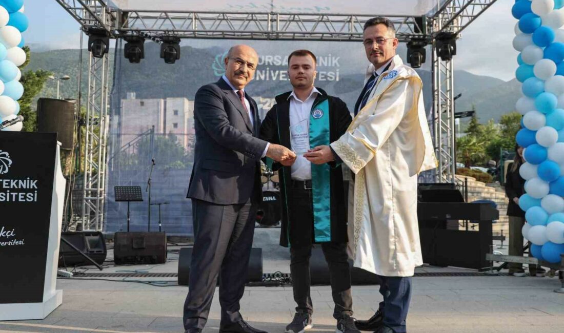 BTÜ 2024 mezunlarını uğurladı BURSA TEKNİK ÜNİVERSİTESİNDE (BTÜ) 2023-2024 AKADEMİK YILI MEZUNİYET TÖRENİ GERÇEKLEŞTİ.