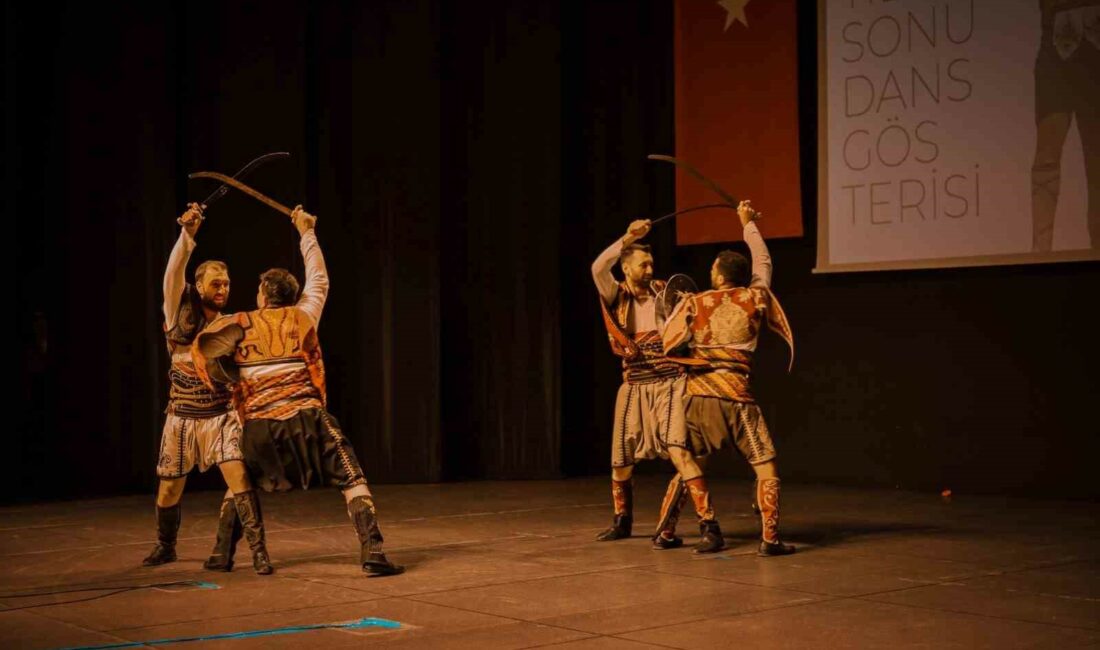 Bursa Gala Kültür Sanat Merkezi’nin dans gösteresi sanatseverlerle buluştu BURSA GALA KÜLTÜR SANAT MERKEZİ'NİN DANS GÖSTERESİ SANATSEVERLERLE BULUŞTU