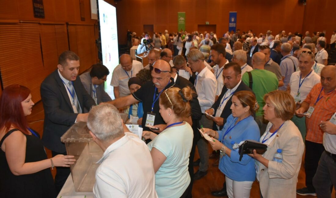 Bursa Kent Konseyi’nde Ertuğrul Aksoy dönemi HALKIN HEM YÖNETİM HEM DE DENETİM MEKANİZMALARINDA YER ALMASI VE