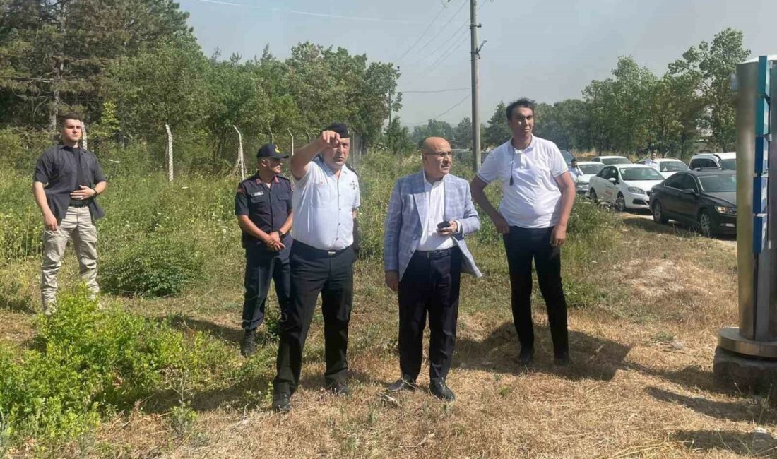 Bursa Valisi Demirtaş: “Çok şiddetli bir rüzgar var” BURSA VALİSİ MAHMUT DEMİRTAŞ VE BURSA BÜYÜKŞEHİR BELEDİYE BAŞKANI MUSTAFA