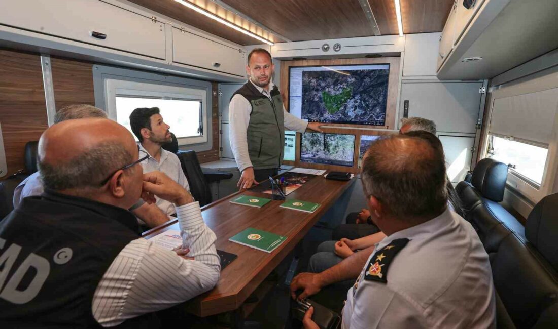 Bursa Valisi Demirtaş, yangın bölgesinde incelemelerde bulundu BURSA VALİSİ DEMİRTAŞ, YANGIN BÖLGESİNDE İNCELEMERDE BULUNDU