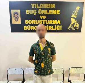 Bursa’da 5 okulu soyan hırsız yakalandı Bursa’nın Yıldırım ilçesinde, 5 okuldan hırsız gerçekleştiren şüpheli yakalandı.