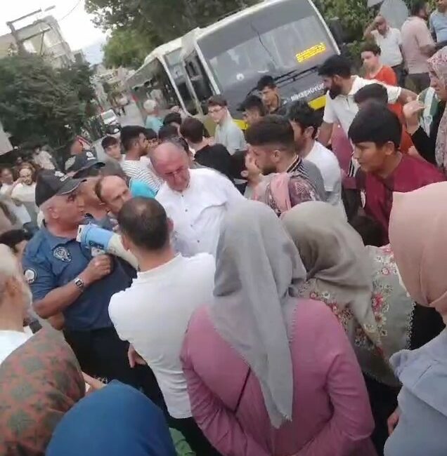 Bursa’da 9 mahallenin ortasında kalan çöplük için kadınlar eylem yaptı BURSA'DA ŞEHRİN MERKEZİNDE 9 MAHALLENİN ORTASINDA KALAN HAMİTLER KENT ÇÖPLÜĞÜ