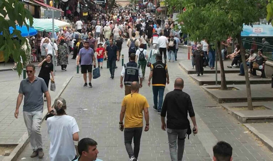 Bursa’da bayram öncesi polis kuş uçurtmadı BURSA'DA KURBAN BAYRAMI ÖNCESİ ASAYİŞ ŞUBE MÜDÜRLÜĞÜ'NE BAĞLI EKİPLER, ŞEHRİN