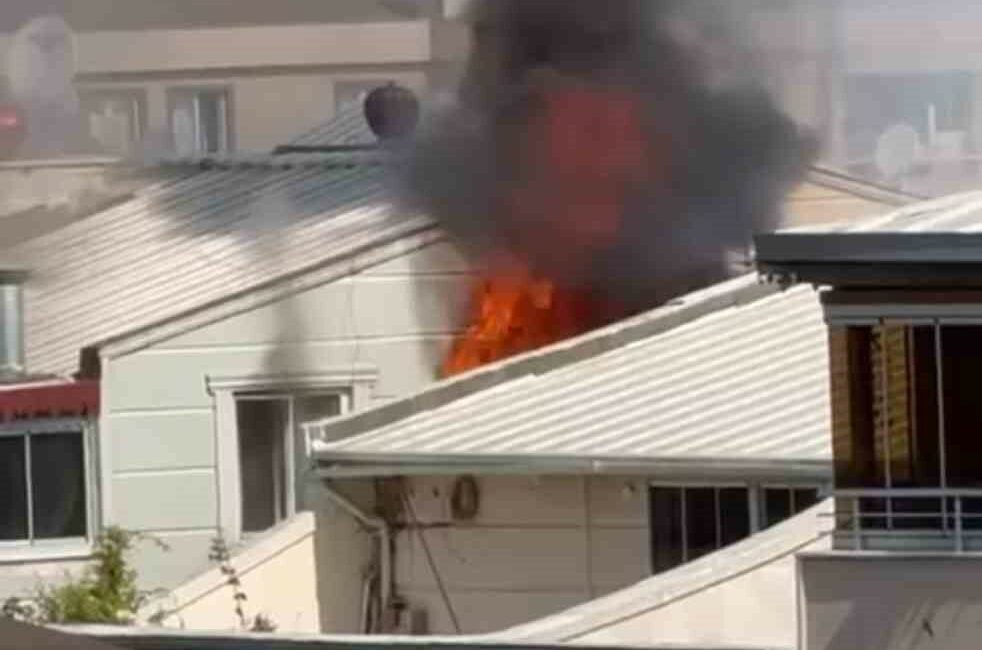 BURSA’DA EV ALEV ALEV YANDI : BİNA TAHLİYE EDİLDİ