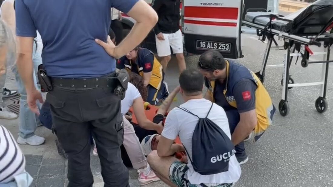 Bursa’da motosiklet kazaları peş peşe geldi, 2 sürücü yaralandı BURSA’DA MOTOSİKLET KAZALARI PEŞ PEŞE GELDİ : 2 MOTOSİKLET SÜRÜCÜSÜ