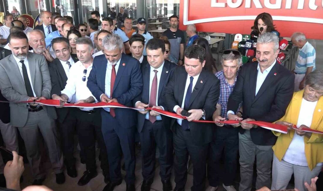 Bursa’nın ilk halk lokantası açıldı OSMANGAZİ BELEDİYESİ'NİN VATANDAŞLARA 4 ÇEŞİT YEMEĞİ YALNIZCA 80 LİRAYA SUNACAĞI