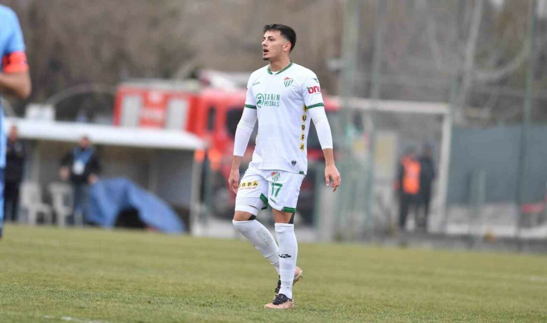 BURSASPOR'UN 19 YAŞINDAKİ FUTBOLCUSU HASAN SABRİ KARACA, FUTBOLU BIRAKMAK ZORUNDA