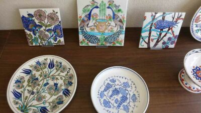 15. YÜZYILDA ÇİN'DEN GELEN MAVİ VE BEYAZ SERAMİKLERDEN ETKİLENEREK ORTAYA