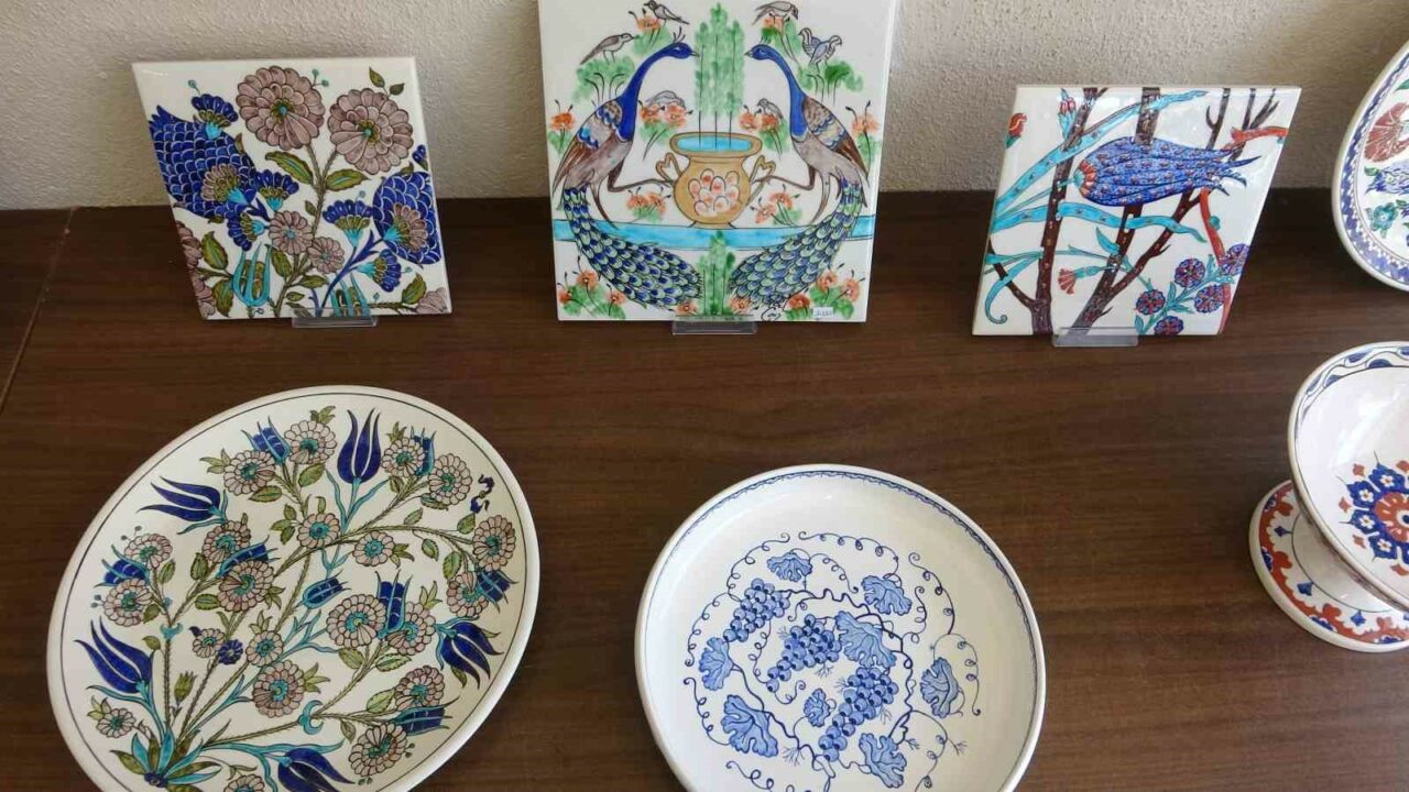 15. YÜZYILDA ÇİN'DEN GELEN MAVİ VE BEYAZ SERAMİKLERDEN ETKİLENEREK ORTAYA