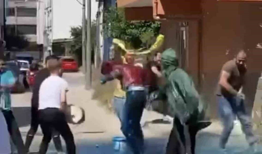 Bursa’da damada boyalı “işkence” Bursa’da çeyiz alma geleneğinde damadı evleneceğine pişman eden arkadaşları, ona