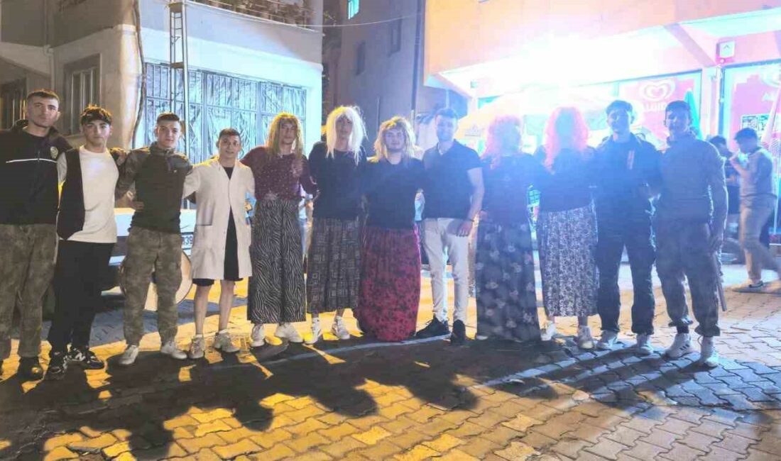 Geleneksel ’Deve oyunları’ bu yıl da coşkuyla yapıldı BURSA'NIN OSMANGAZİ İLÇESİNE BAĞLI ÇAYBAŞI MAHALLESİ'NDE HER YIL GELENEKSEL OLARAK