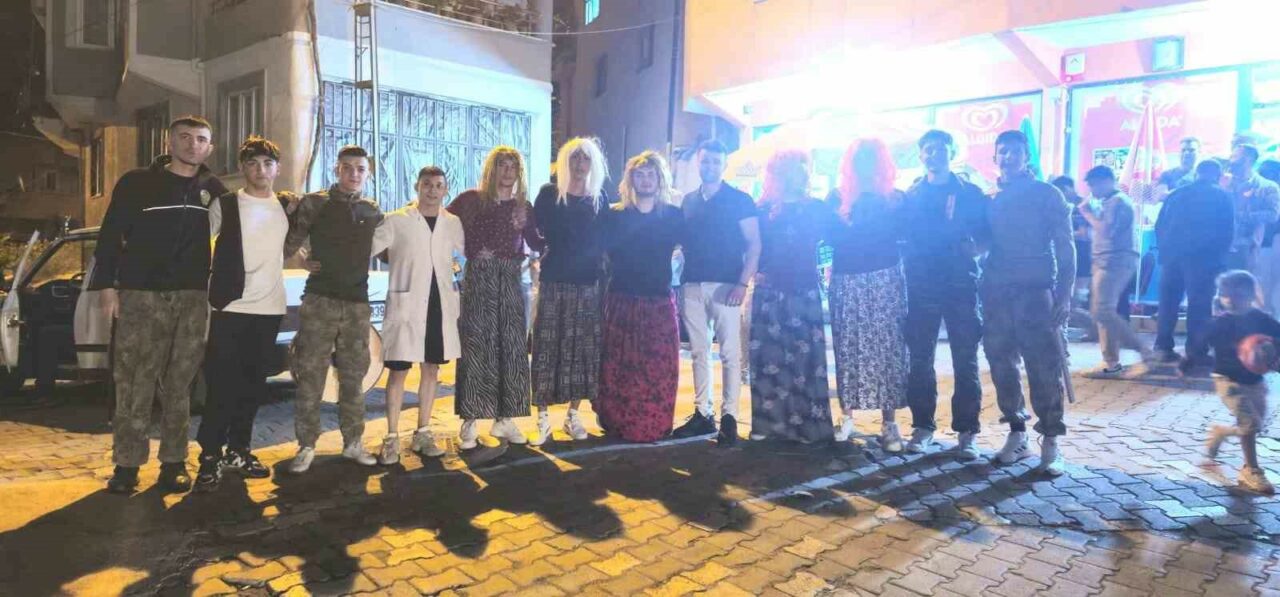 BURSA'NIN OSMANGAZİ İLÇESİNE BAĞLI ÇAYBAŞI MAHALLESİ'NDE HER YIL GELENEKSEL OLARAK