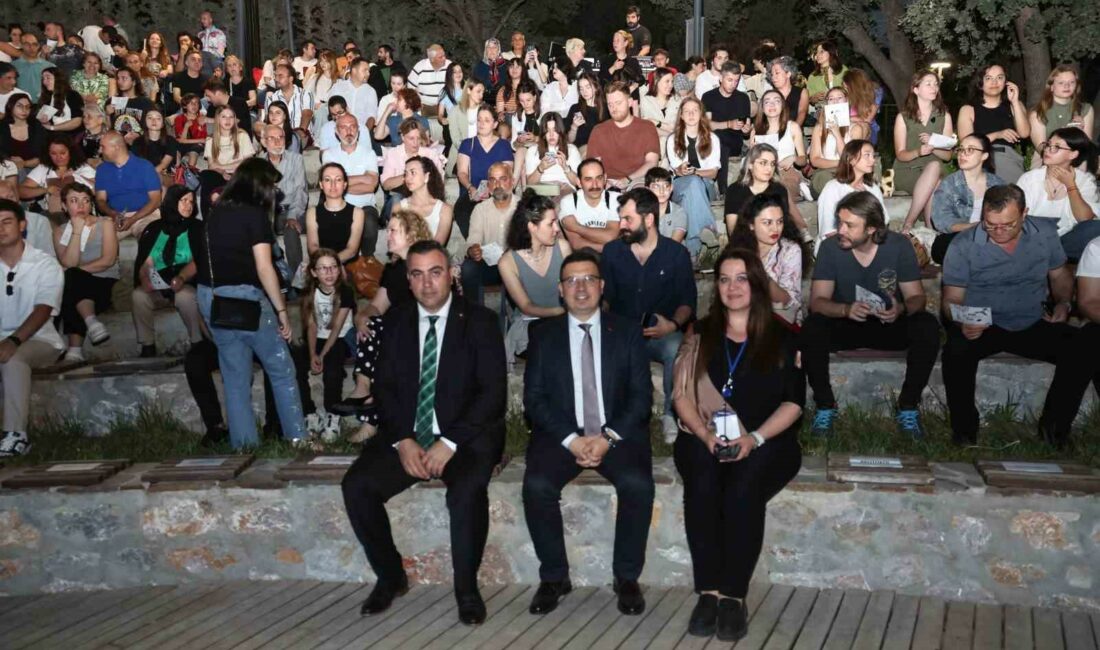 NİLÜFER GENÇLİK TİYATROSU 2024 EKİBİ’NİN İLK KEZ SAHNELEDİĞİ “ŞAH CANAVARA