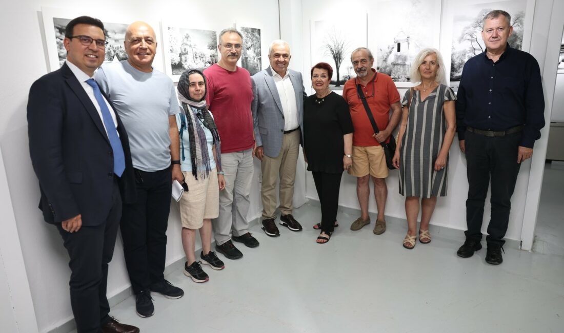 ‘Gerçekten Düşe’ sergisi Misi’de sanatseverlerle buluştu REHA AKÇAKAYA'NIN KIZILÖTESİ TEKNİĞİNİ KULLANARAK ELDE ETTİĞİ ESERLERİNDEN OLUŞAN