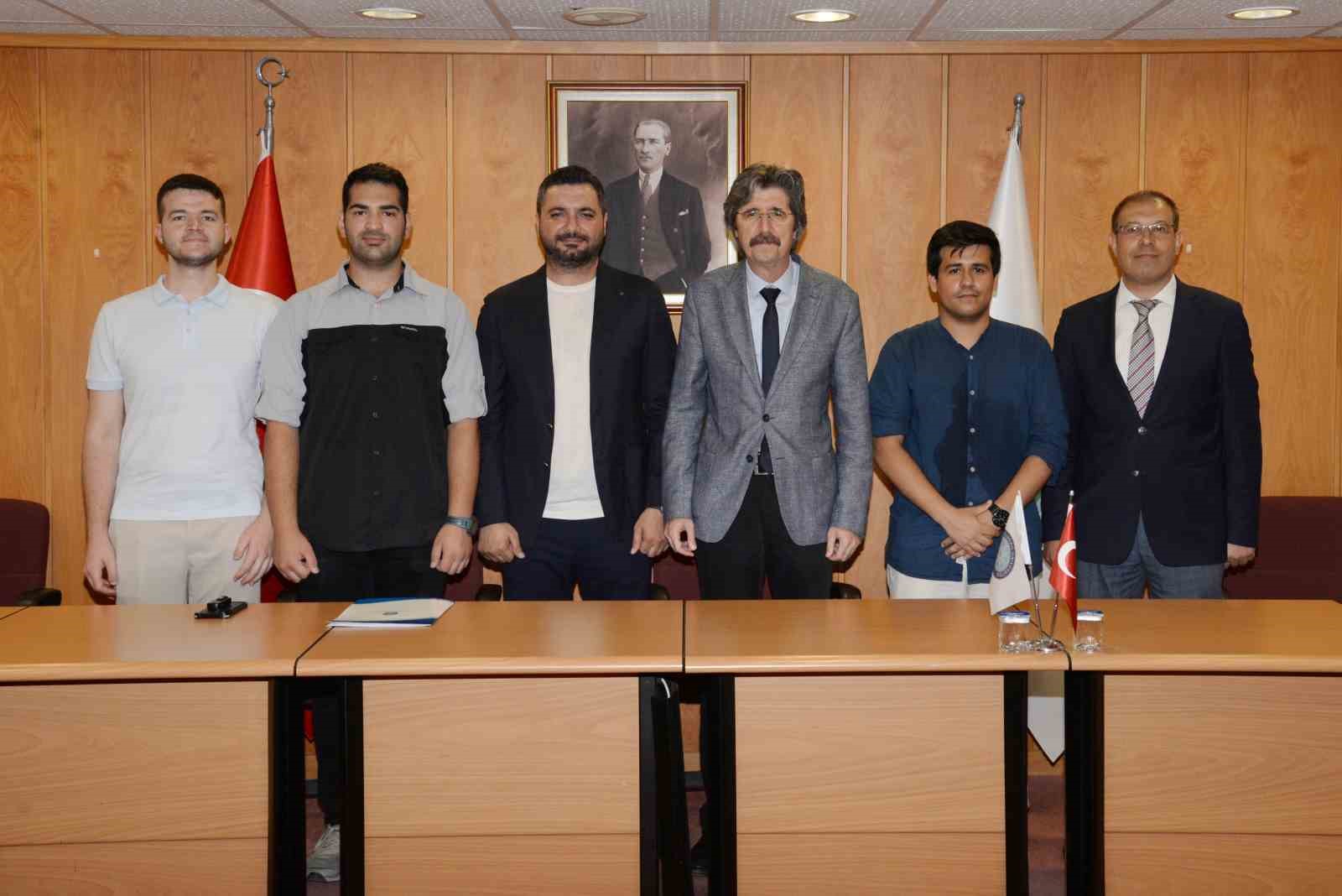 BURSA ULUDAĞ ÜNİVERSİTESİ’NDE (BUÜ) LİSANS EĞİTİMİ GÖREN GENÇLERİN KURDUĞU SEMA