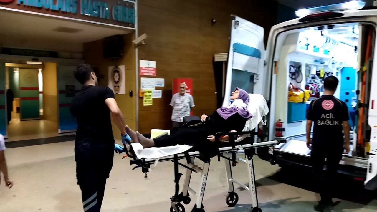 İKİ KİŞİNİN YARALANDIĞI KAZA KAMERADA